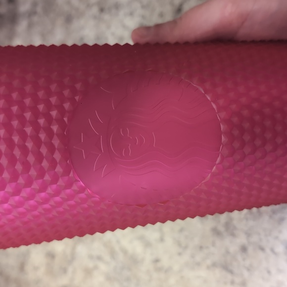 Starbucks studded fushia cold cup - Picture 3 of 4